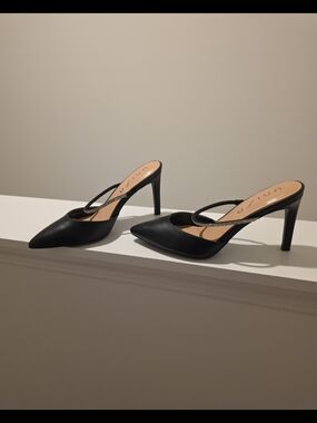 Unisa Black Pointed Toe Stiletto Mules
